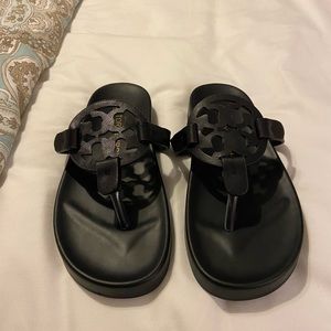 *Dupes*. Miller Cloud